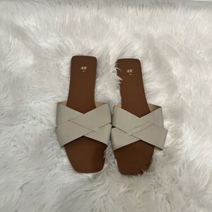 NWOT H&M neutral sandals